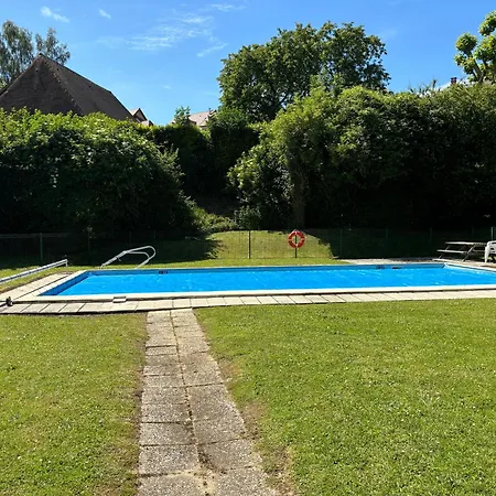 Duplex Tres Proche De Tennis Et Piscine アパート ドーヴィル